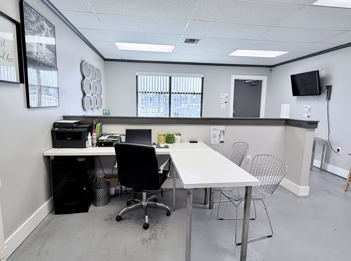 Prime 800 SF Office/Retail Space | I-95 Access | $21/SF Base Rent property image