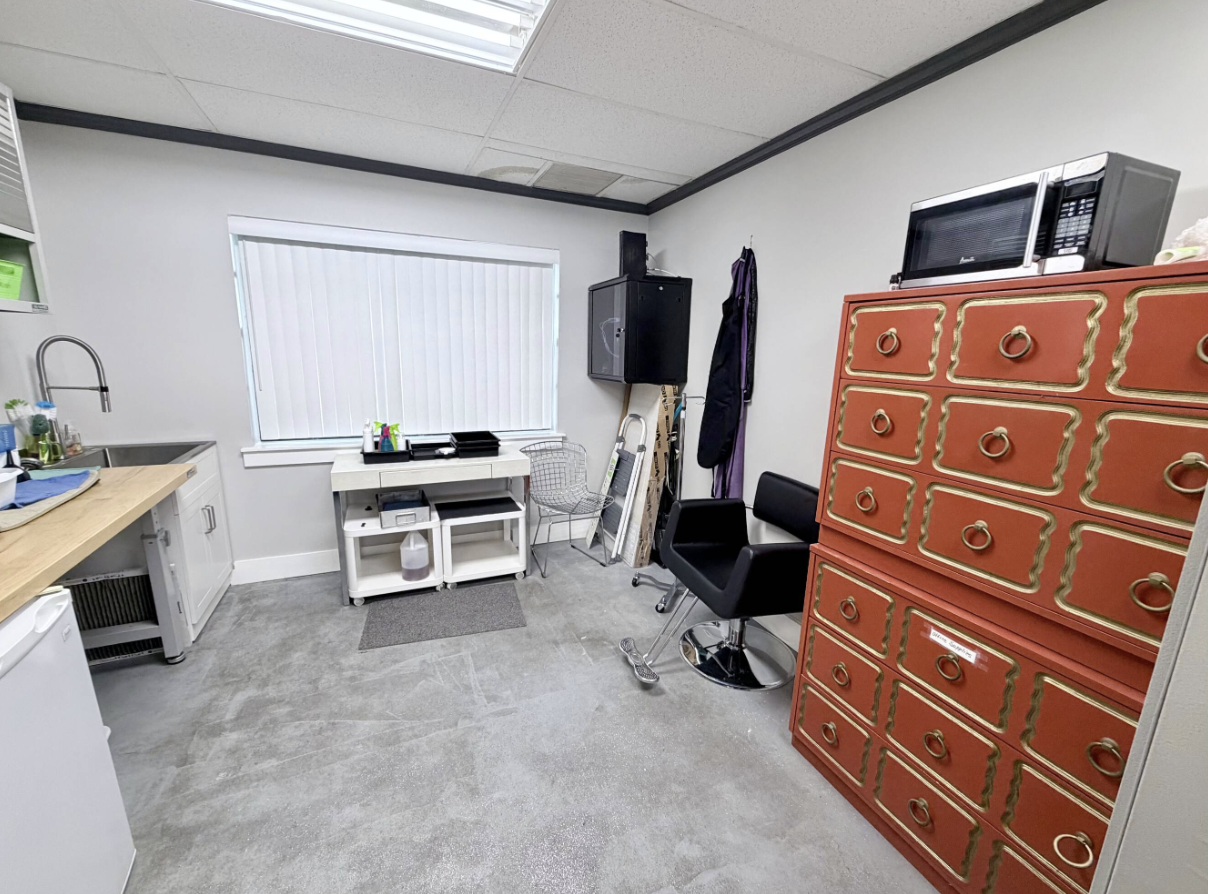 Prime 800 SF Office/Retail Space | I-95 Access | $21/SF Base Rent property image